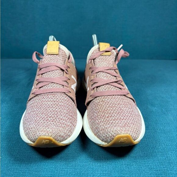 Size 7 - Women’s New Balance pink mauve shoes - Picture 4 of 8